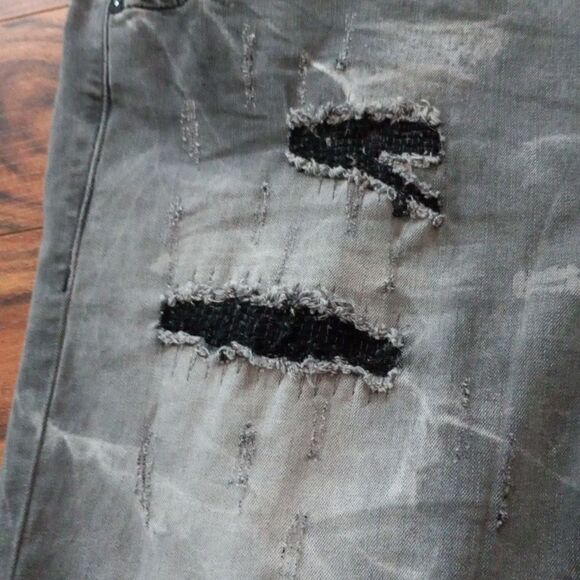 Smoke Rise Jean's   - Picture 4 of 5